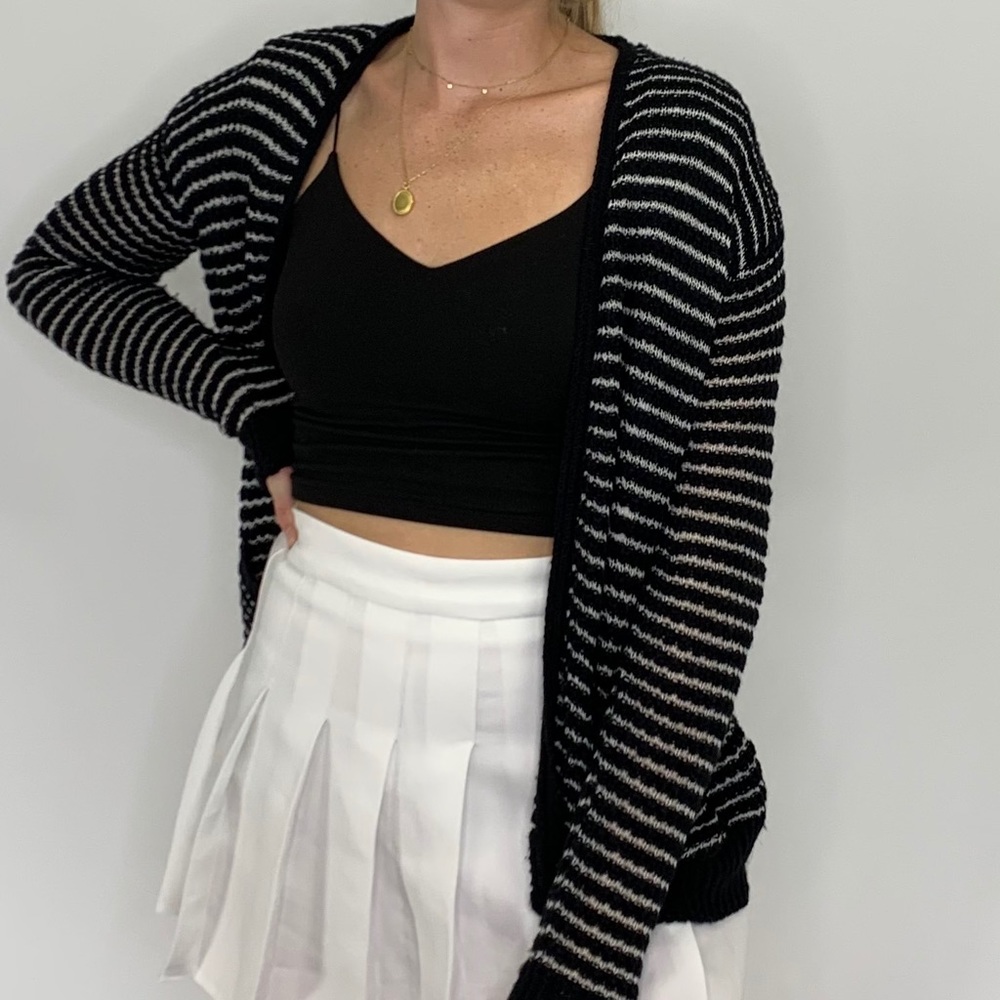 Black and white knit cardigan✨